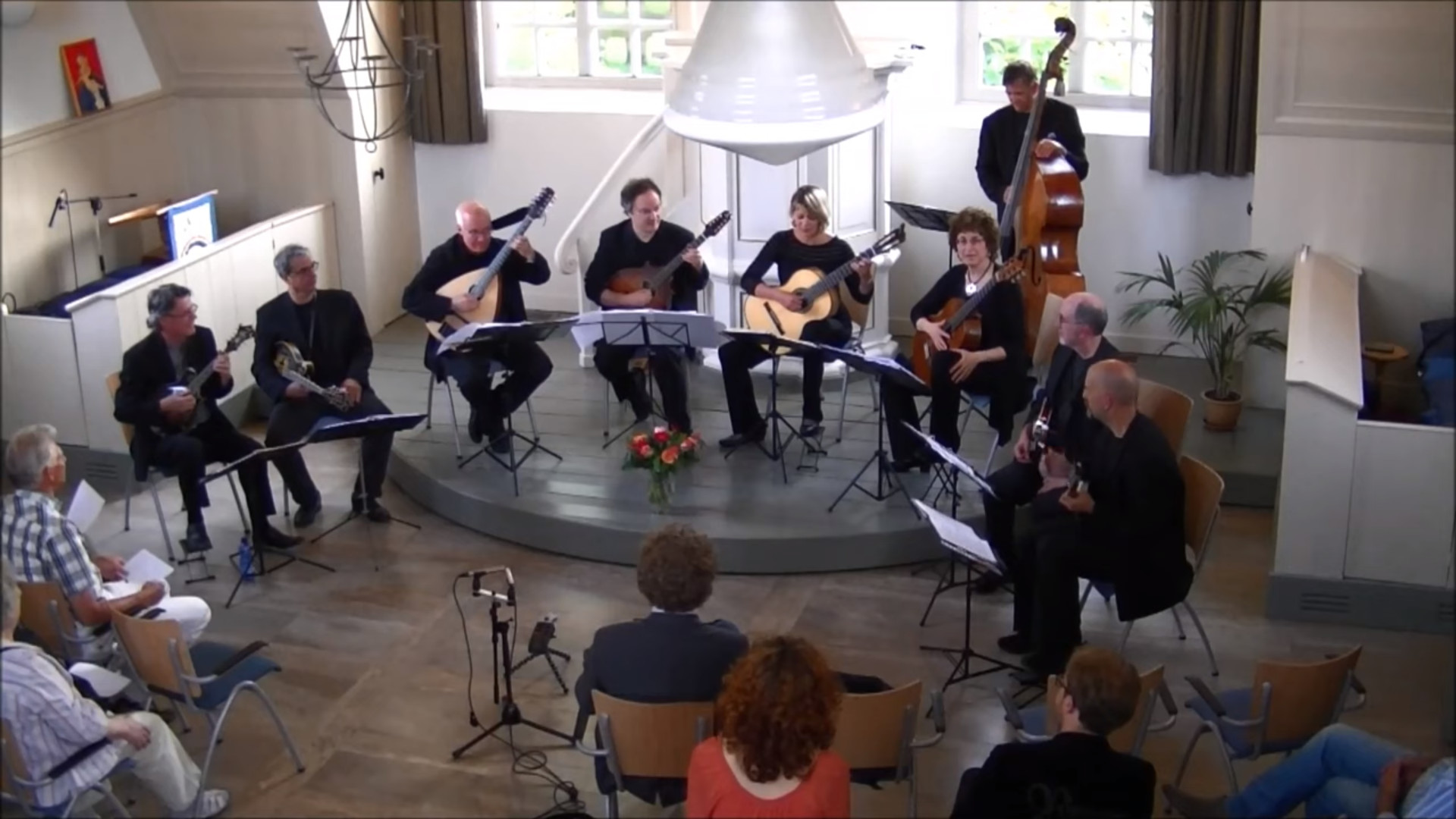 Optreden New American Mandolin Ensemble - Emiel Stopler - The City Awakens